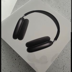 Black Apple AirPod Max (Sealed)(BrandNew)